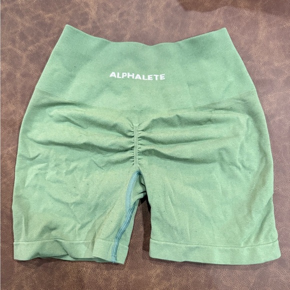 Alphalete Pants - Alphalete shorts - light green